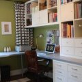 Встроенная мебель: угловой письменный стол и книжный шкаф